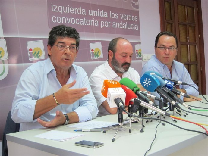 El vicepresidente en funciones de la Junta, Diego Valderas, en rueda de prensa. 