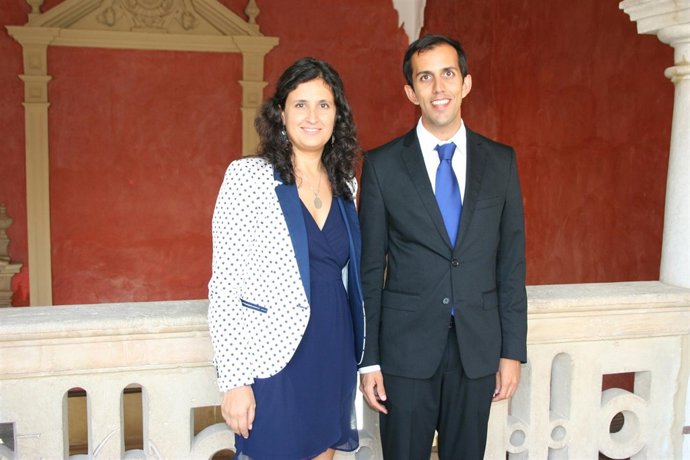 María José González y Sanjay Shadadpuri, ambos del grupo Almeida Viajes