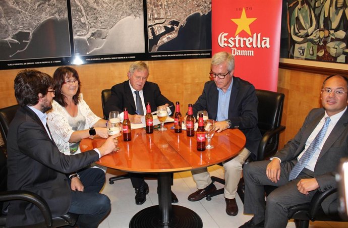 Ballesteros y Crous en la firma del acuerdo de patrocinio de Estrella Damm