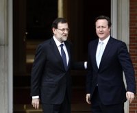 Rajoy y Cameron "sientan bases para un diálogo" que "terminará bien"
