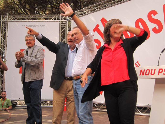 Rubalcaba Y Miembros Del PSC En La Festa De La Rosa