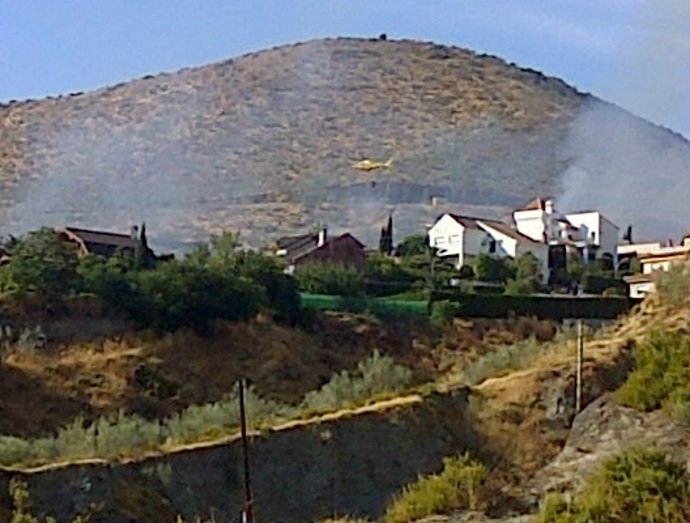 Incendio declarado en Cenes de la Vega