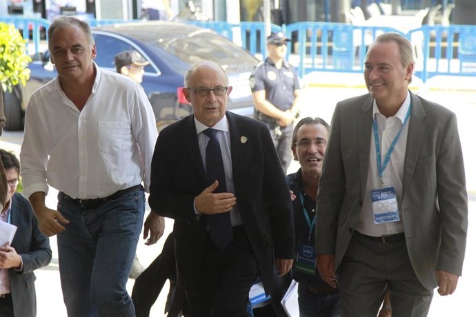 G.Pons, Montoro y Fabra en la Escuela de Verano del PP.