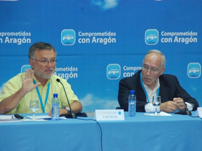 John Muller y Manuel Pizarro en la Escuela de Verano del PP-Aragón.