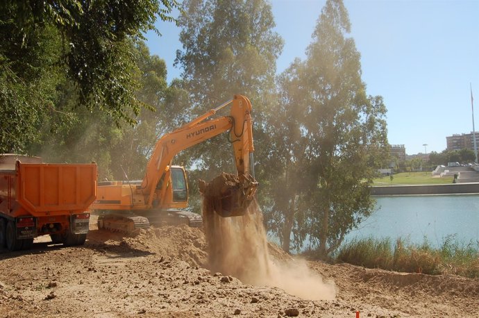 Obras de los nuevos accesos fluviales al Parque del Alamillo
