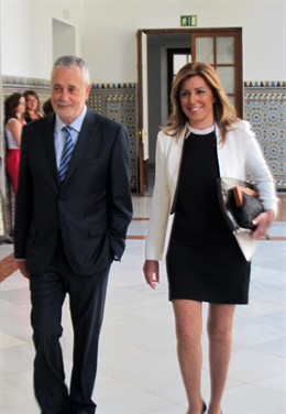 José Antonio Griñán acompaña a Susana Díaz en su investidura como Presidenta 