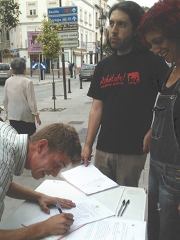 Recogida de firmas de IU Antequera