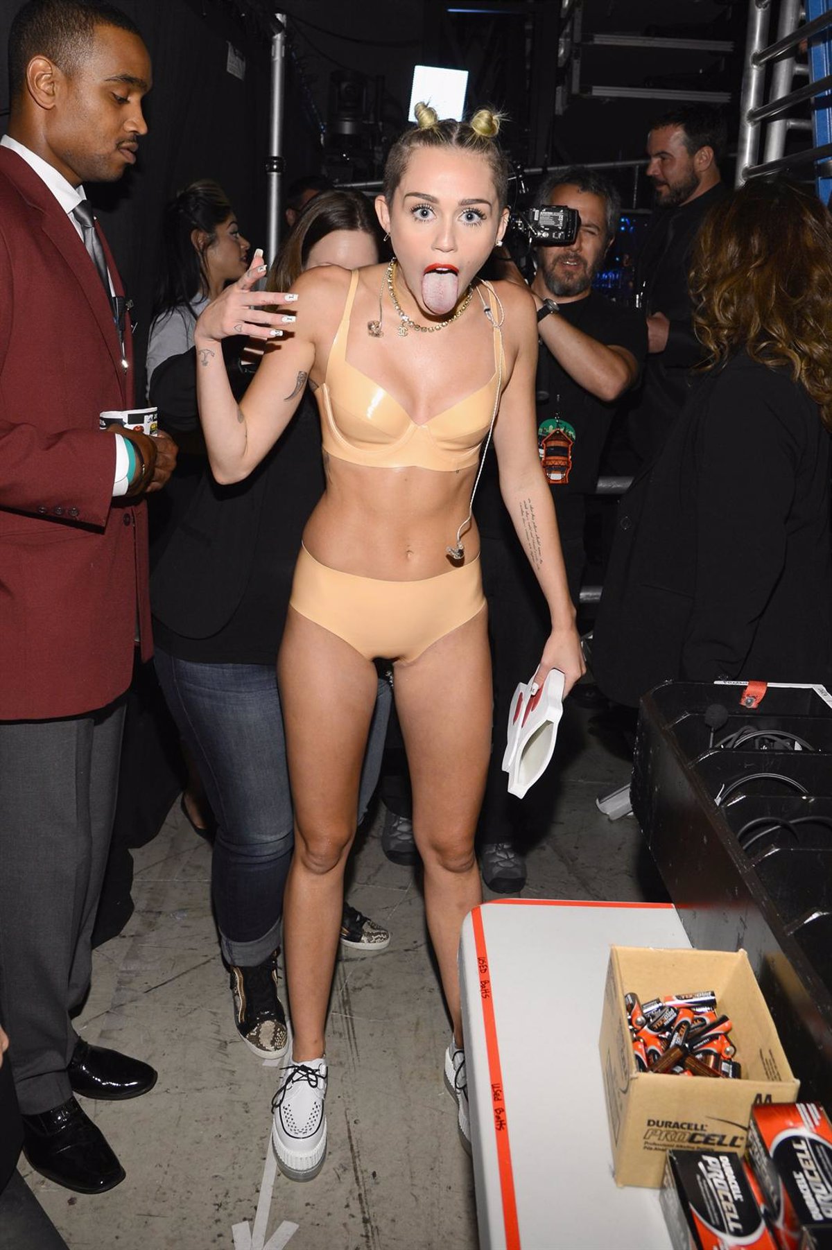 La polémica actuación de Miley Cyrus en los MTV le la de la revista 'Vogue'