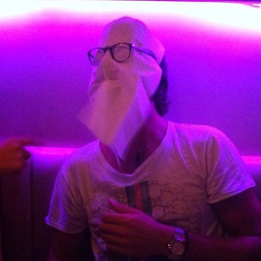 ¿Quién Se Esconde Detrás De La Servilelta? 