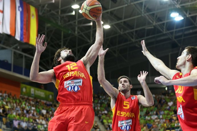 Sergio Llull, Rudy Fernández y Víctor Claver con España