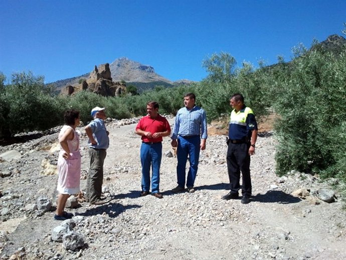 José Castro visita los daños producidos en Bélmez de la Moraleda