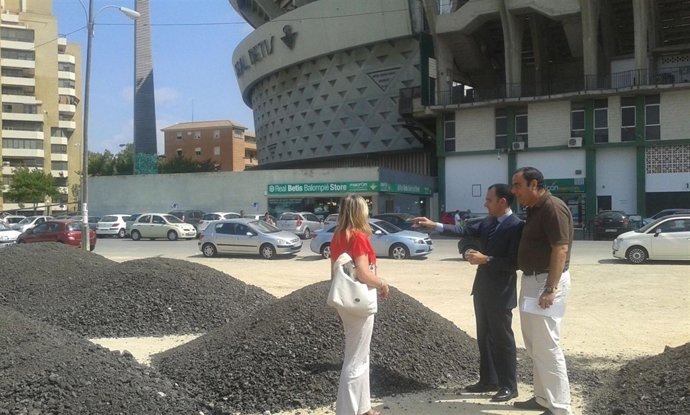 Arranca la pavimentación de la explanada del estadio del Betis.