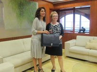 Montero asegura que no perderá "ni un solo día" y prevé tener los presupuestos de 2014 de la Junta "en tiempo y forma"