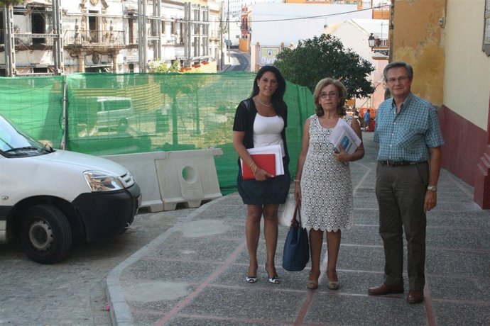 La responsable 'popular', María del Carmen Rodríguez Hornillo, visitó las obras.