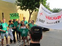 Profesores interinos dicen a Díaz que los 850 incorporados este curso distan de los 4.502 "desahuciados"