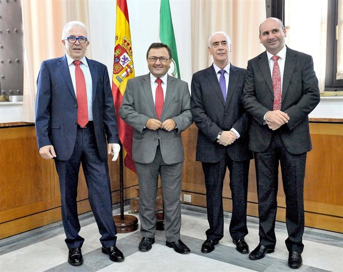 Heredia con consejeros 