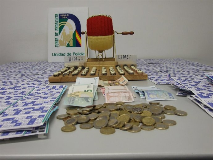 Material y dinero inacautados en el bingo ilegal