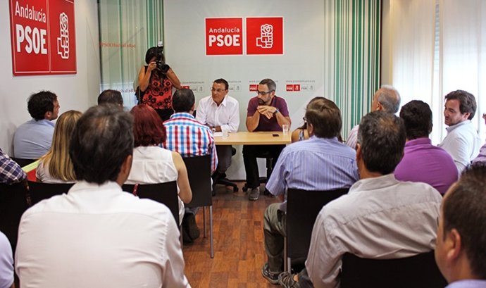 Reunión de Caraballlo con diputados y socialistas en pueblos en la oposición. 