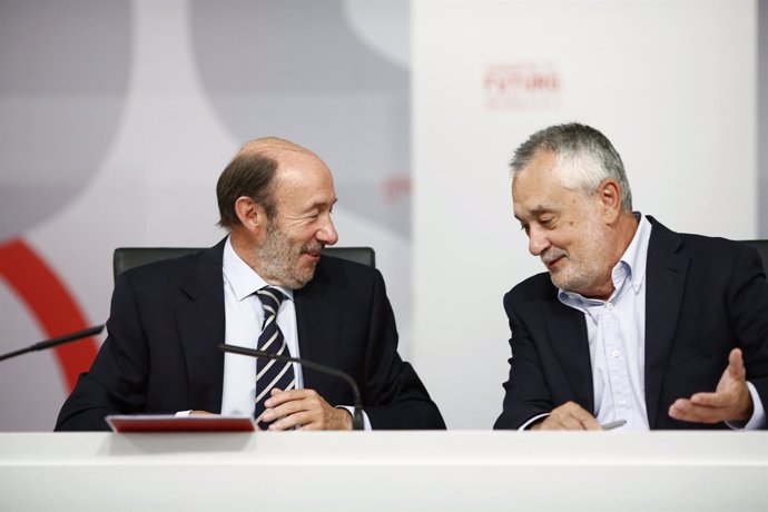 Rubalcaba y Griñán en la Comisión Ejecutiva Federal del PSOE