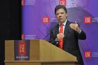 Santos firma el decreto para defender las islas en el Caribe frente a Nicaragua