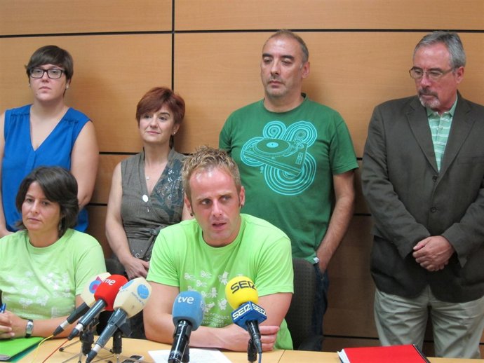  Hernández Junto A Los Representantes De PSOE, IU-Verdes, Equo Y Upyd