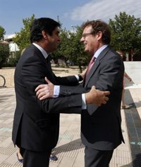 Echániz destaca la labor "encomiable" de los farmacéuticos y asegura que C-LM los necesita