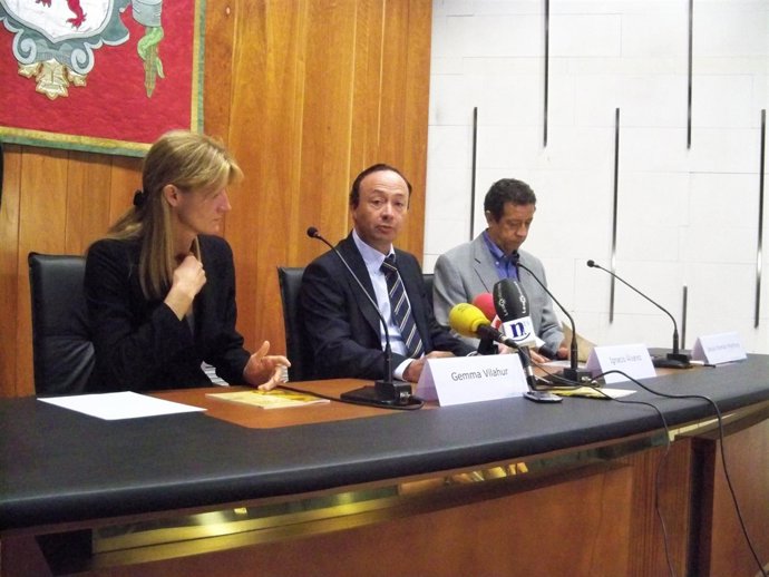 Vilahur (i), Álvarez (c) y Román (d)