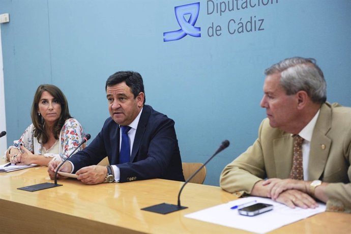 Presentación balancfe de turismo en Diputación