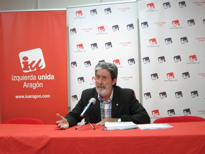 Adolfo Barrena, en sede de IU en Zaragoza