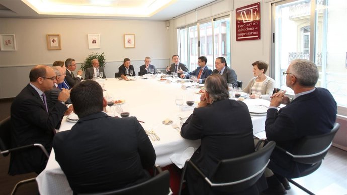 Encuentro de rectores, empresarios y organizaciones