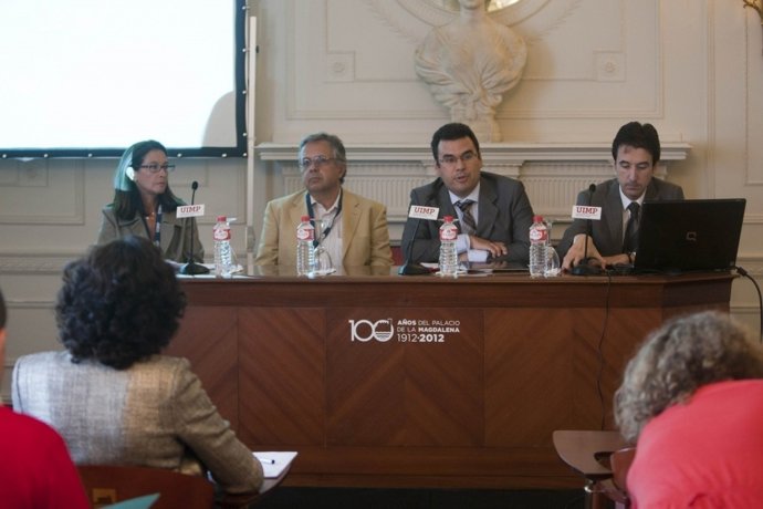 Mesa redonda del curso de educación