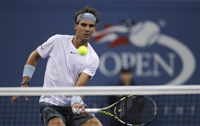 Rafael Nadal se ha acostumbrado a jugar con dolor en su rodilla, dijo el lunes s