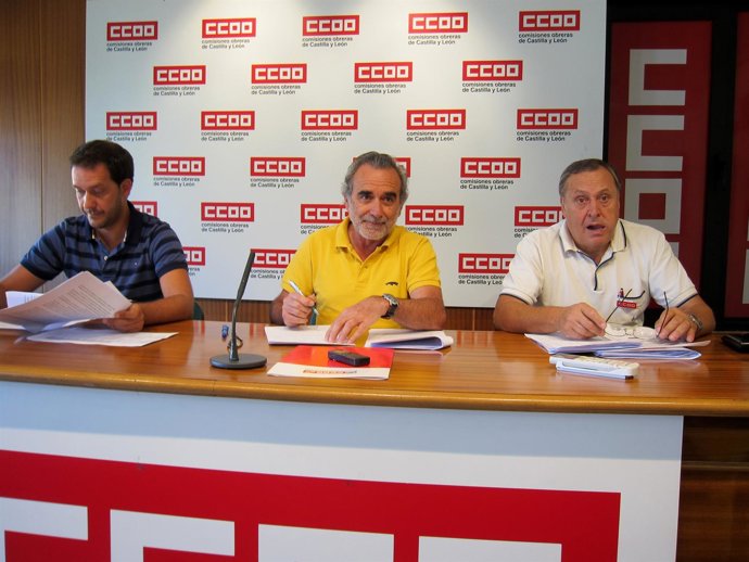 Representantes de CC.OO en Sanidad durante la rueda de prensa.