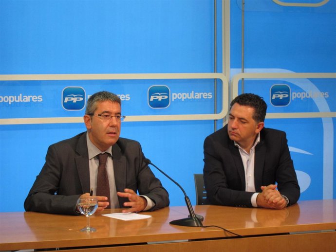 Burgos y Cuevas, en la rueda de prensa