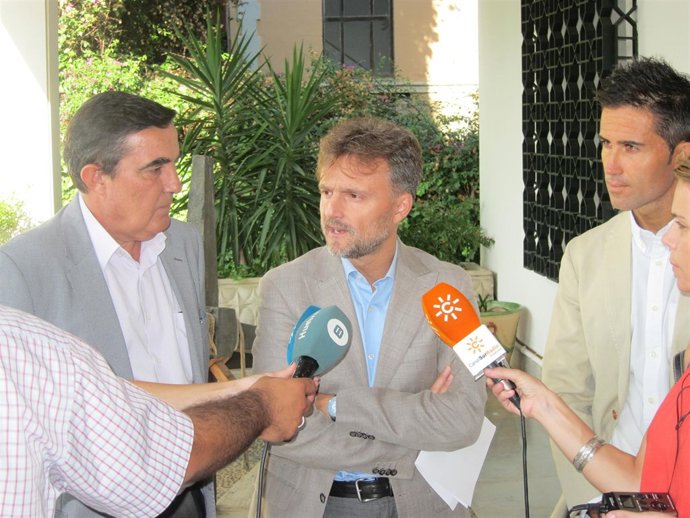 El delegado de la Junta en Huelva, José Fiscal. 