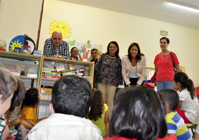 Alcaldesa en escuela