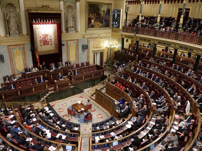 Diputados en el hemiciclo