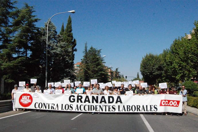 Concentración de los sindicatos en Granada