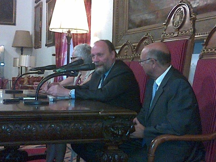 Rueda de prensa de la Universidad de Granada