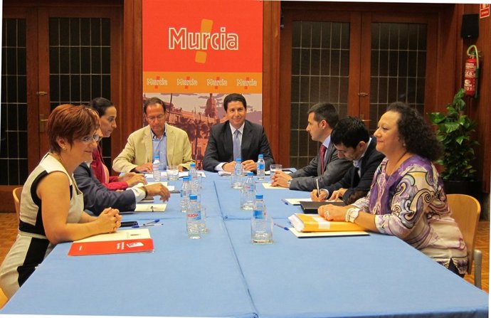 Reunión del alcalde de Murcia con consejero Sevilla y grupos oposición