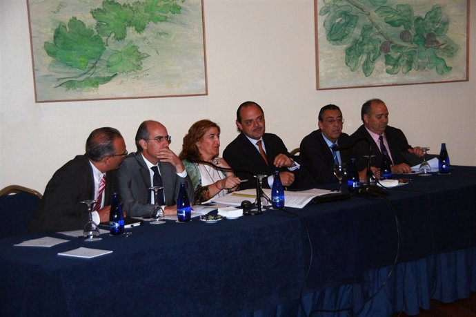 Mesa inaugural de la jornada sobre la norma del ibérico en el Abba de Salamanca.