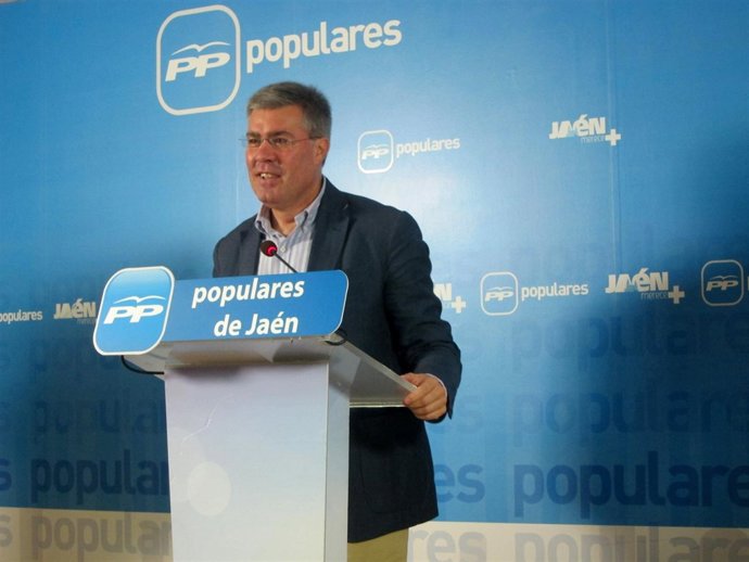 El presidente del PP de Jaén, José Enrique Fernández de Moya.