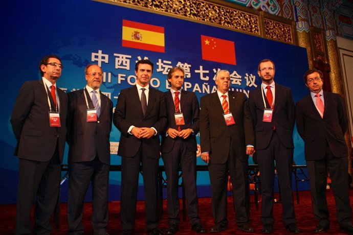 El alcalde de Valladolid, junto al ministro Soria en el Foro España-China