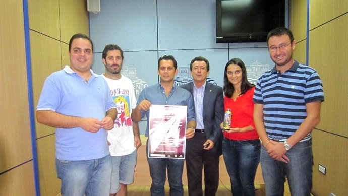 Presentación del Certamen de Graffiti del Programa Desencaja