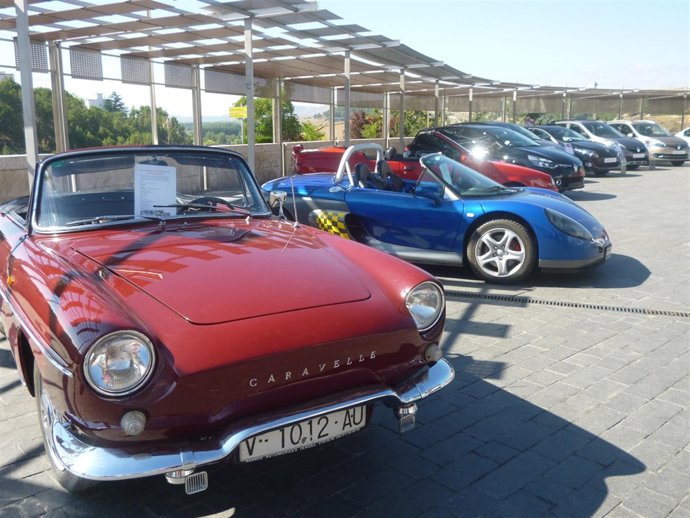 Exposición de vehículos de Renault en Teruel