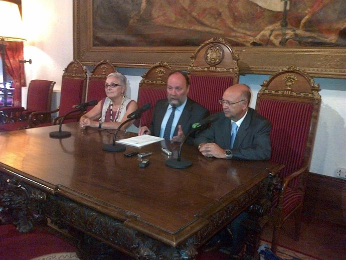 Rueda de prensa en la Universidad de Granada