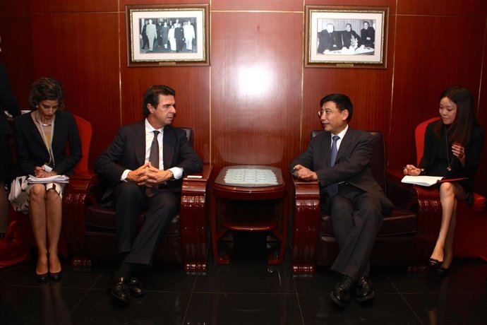 José Manuel Soria con Miao Wei