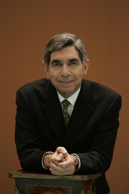 El Premio Nobel Óscar Arias