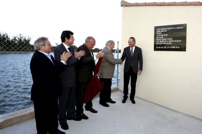 Fabra en la inauguración de una infraestructura de riego de Riba-roja del Túria.