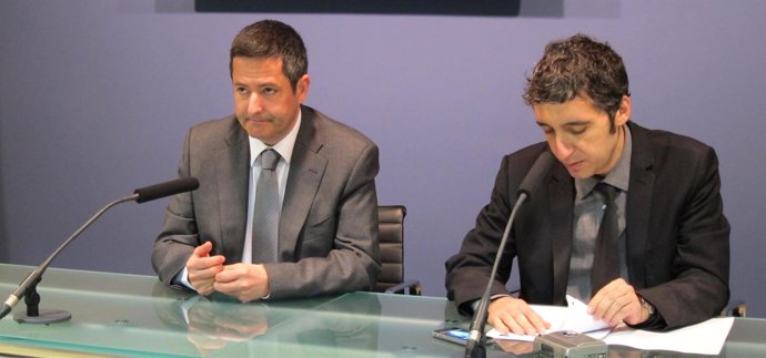 El consejero Cruz junto al director general de Turismo